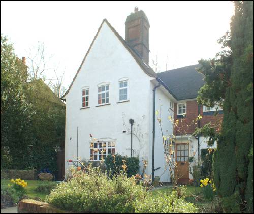 06 Hill Close